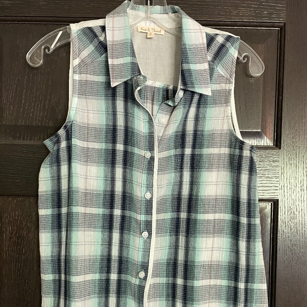 Hem & Thread Sleeveless Button Down Shirt